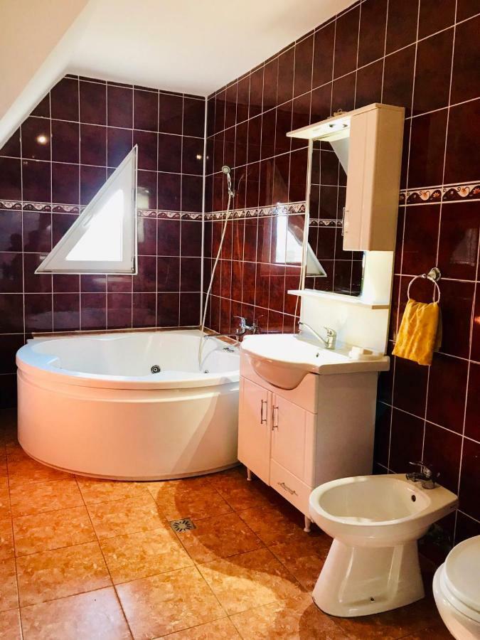Vila Ekooos Braşov Esterno foto